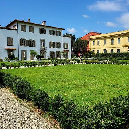 La Villa Apartments - Convenient For Sardinia And Corsica - 4 Beds - Private Parking Included With Camera 리보르노 외부 사진