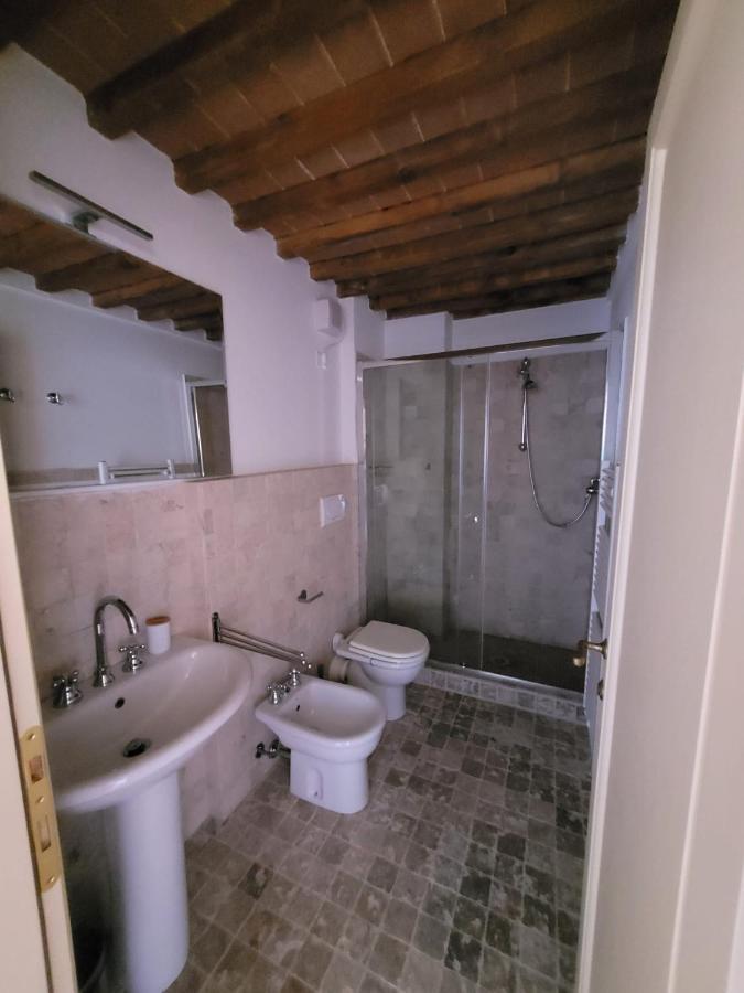 La Villa Apartments - Convenient For Sardinia And Corsica - 4 Beds - Private Parking Included With Camera 리보르노 외부 사진