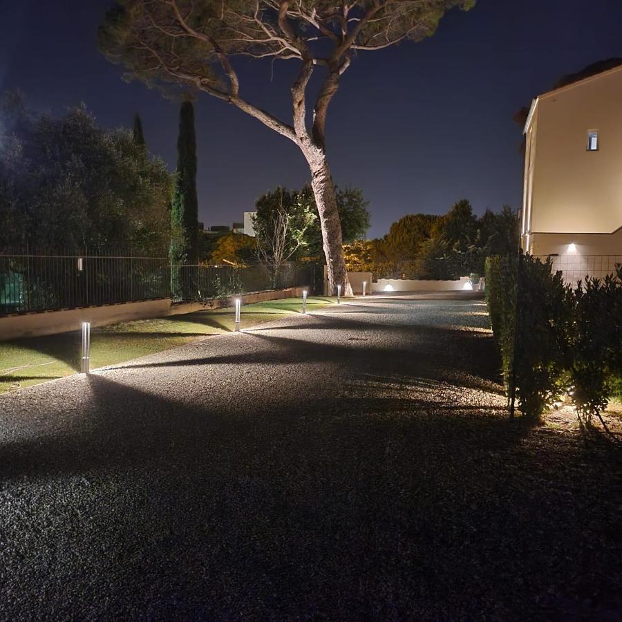 La Villa Apartments - Convenient For Sardinia And Corsica - 4 Beds - Private Parking Included With Camera 리보르노 외부 사진