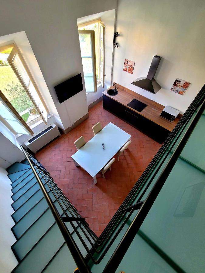 La Villa Apartments - Convenient For Sardinia And Corsica - 4 Beds - Private Parking Included With Camera 리보르노 외부 사진