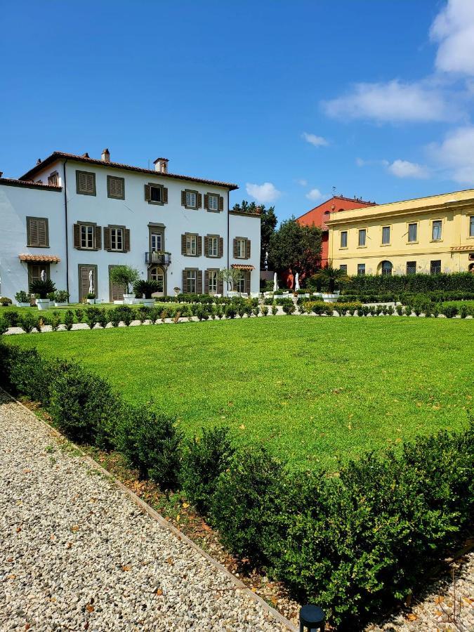 La Villa Apartments - Convenient For Sardinia And Corsica - 4 Beds - Private Parking Included With Camera 리보르노 외부 사진