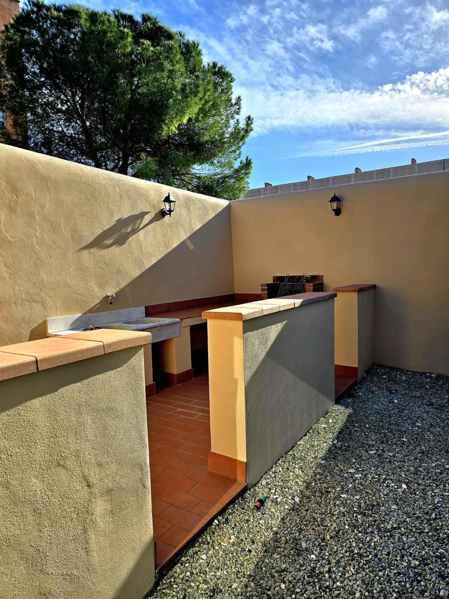 La Villa Apartments - Convenient For Sardinia And Corsica - 4 Beds - Private Parking Included With Camera 리보르노 외부 사진