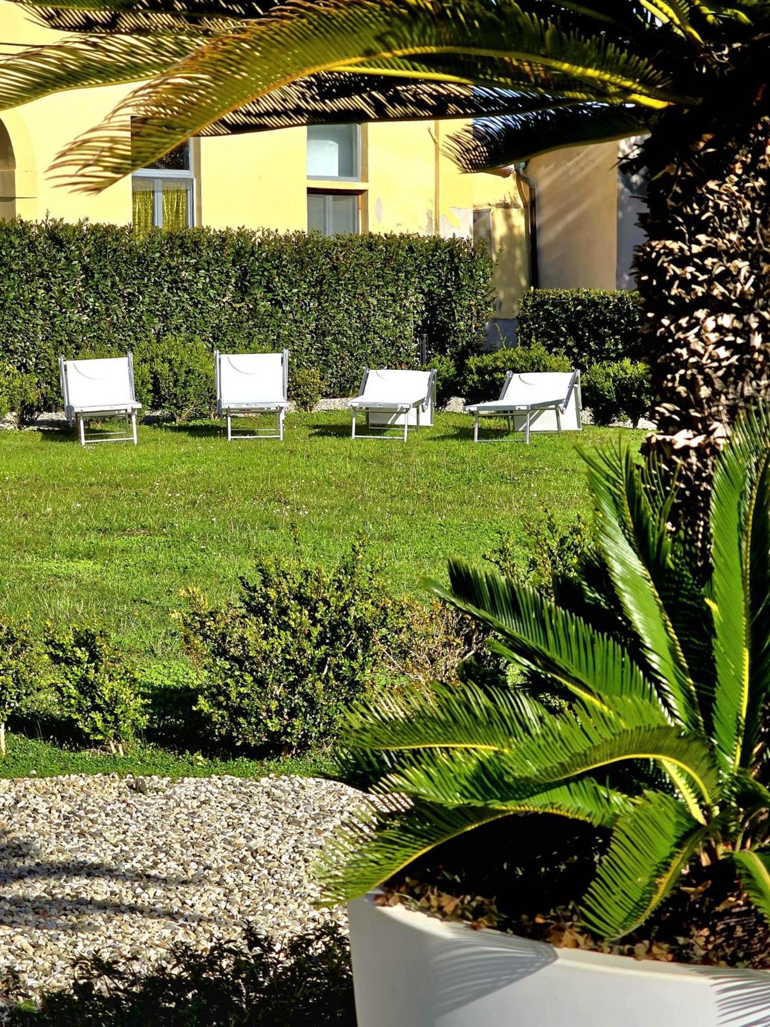 La Villa Apartments - Convenient For Sardinia And Corsica - 4 Beds - Private Parking Included With Camera 리보르노 외부 사진